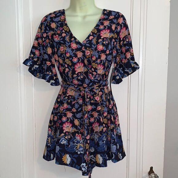 NWT Trixxi navy floral short romper - Picture 1 of 11